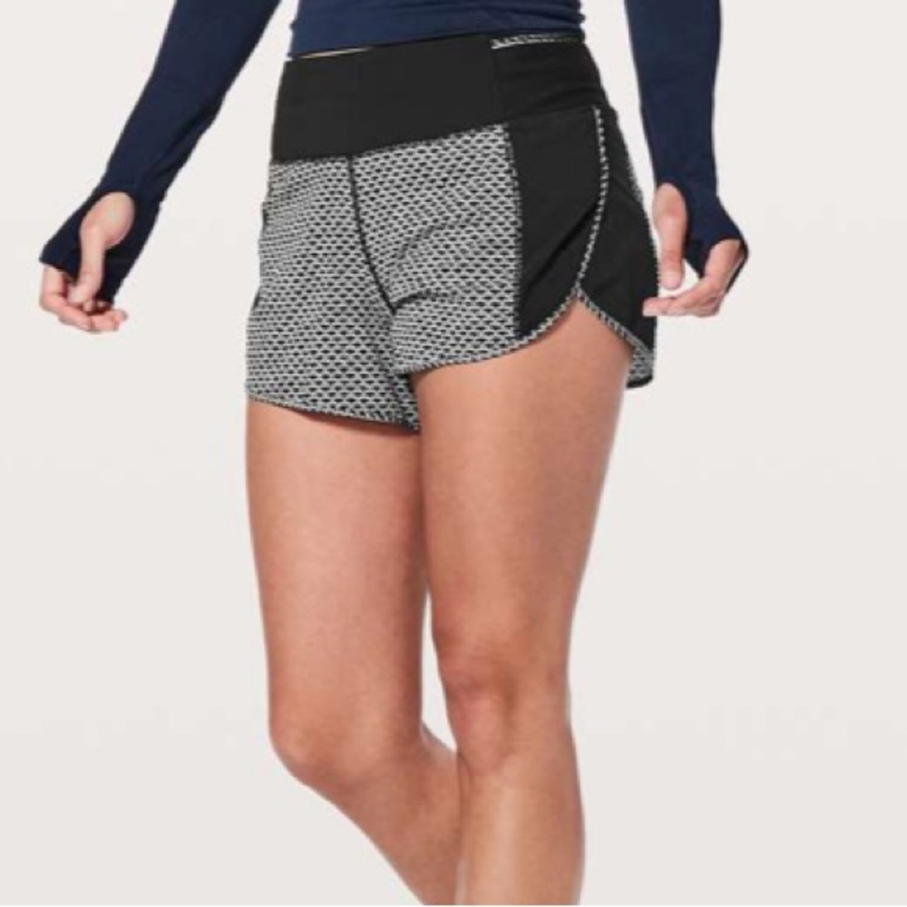 Lululemon Real Quick Short *Perforated 3.5" - Picture 7 of 11